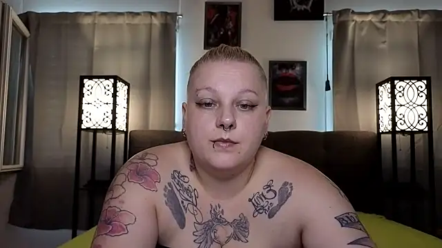 Lady Peggi online show from 05-19-26, 01:29