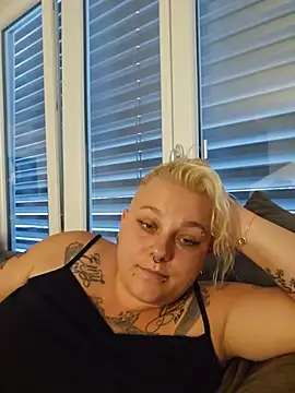 Snapshot of Lady_Peggi chatting on 07-03-26, 07:20 Lady Peggi online show from 07-03-26, 07:20