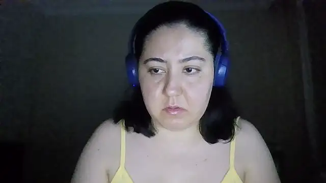 Snapshot of IsabellaJacobs chatting on 06-18-26, 10:59 IsabellaJacobs online show from 06-18-26, 10:59
