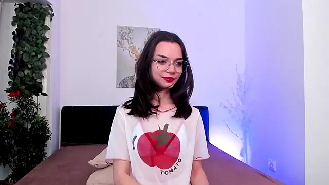 Mimi Petittte online show from 05-06-26, 02:43
