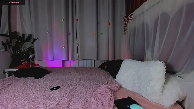 MaddyFever online show from 06-19-26, 05:02
