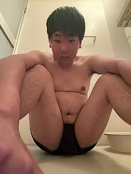 YuuYuu 010 online show from 05-31-26, 10:21