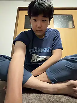 YuuYuu 010 online show from 06-11-26, 02:03