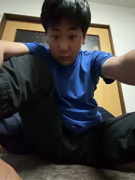 YuuYuu 010 online show from 05-05-26, 11:24