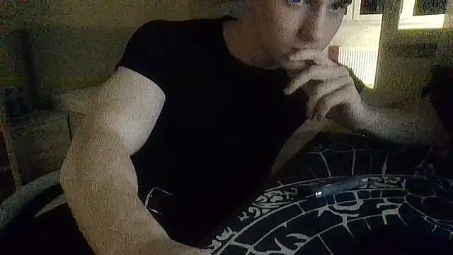 Snapshot of ArtemDL chatting on 05-19-26, 06:04 ArtemDL online show from 05-19-26, 06:04