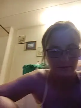 Queenle91 online show from 06-10-26, 04:24