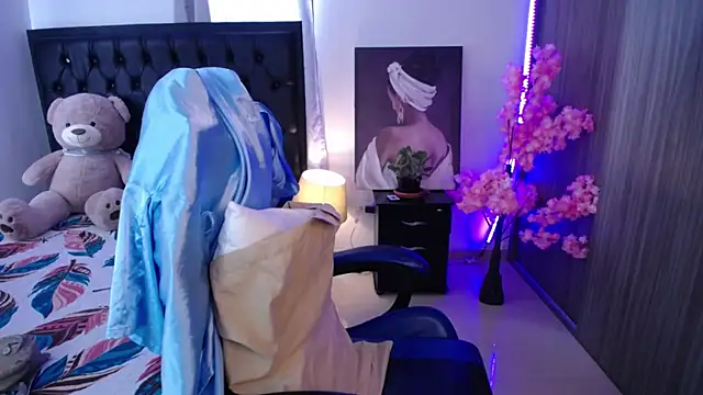MarQueen1  online show from 05-10-26, 12:42