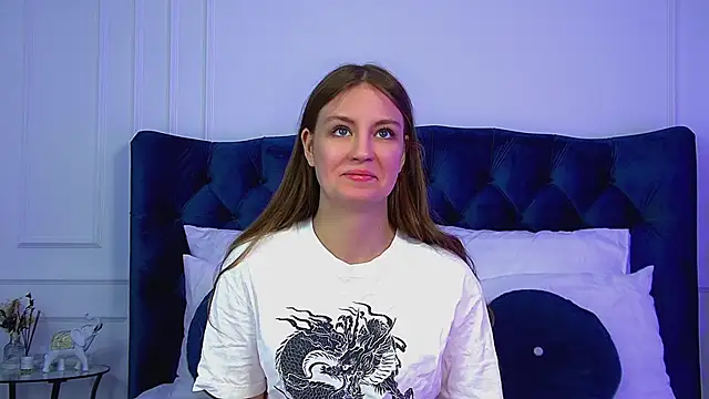 SofiaSarvains online show from 05-17-26, 06:24