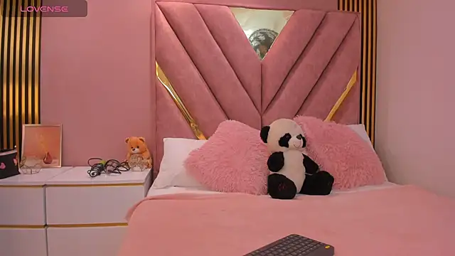 Snapshot of Anny_bakers_ chatting on 08-02-26, 11:41 Anny bakers online show from 08-02-26, 11:41