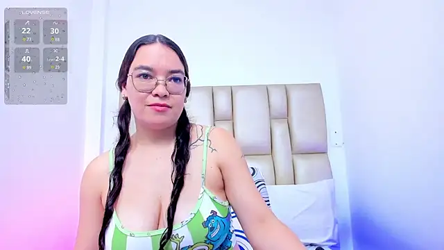 Snapshot of ErikaStar_ chatting on 06-10-26, 12:39 ErikaStar online show from 06-10-26, 12:39