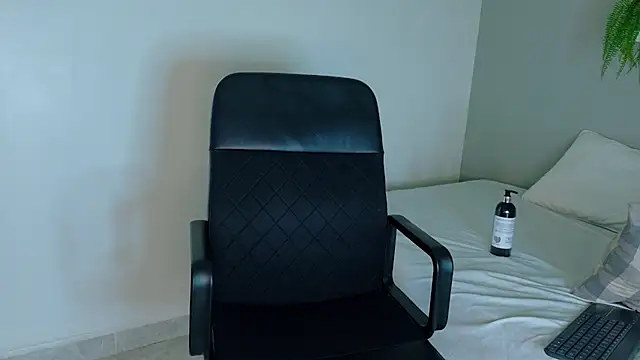 LexaDominant   online show from 06-03-26, 02:33