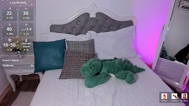 cutesofiaa online show from 05-21-26, 07:00