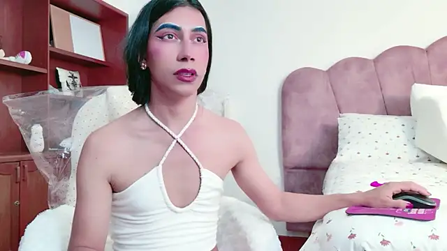 Snapshot of Alexadomina22 chatting on 05-17-26, 05:57 Alexadomina22 online show from 05-17-26, 05:57