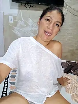 Snapshot of Rosa1079 chatting on 06-01-26, 03:11 Rosa1079 online show from 06-01-26, 03:11