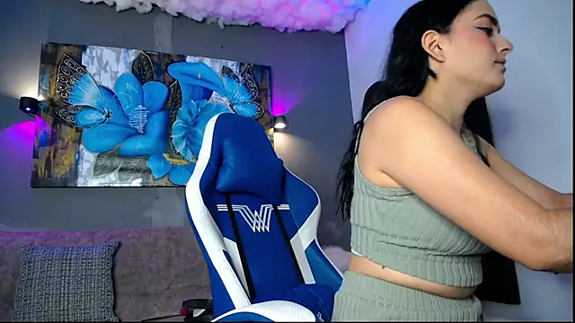 ElizabethAndEliana online show from 05-13-26, 12:45