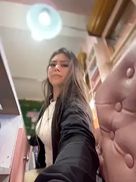 sofia delgadoo online show from 05-12-26, 08:26
