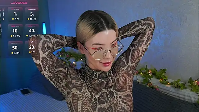 Snapshot of LindaThackerr chatting on 07-02-26, 04:18 LindaThackerr online show from 07-02-26, 04:18