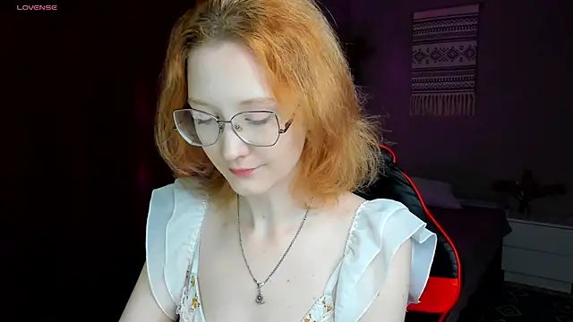 LunaTerry online show from 06-10-26, 07:42
