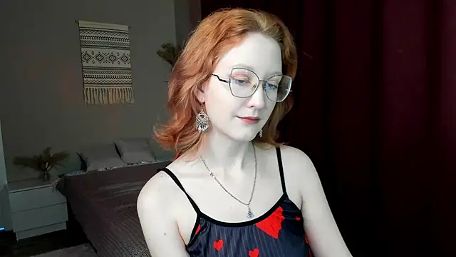 LunaTerry online show from 05-13-26, 08:10