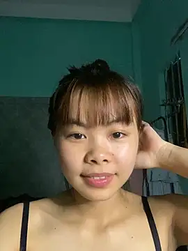 Snapshot of Cry_sexy chatting on 05-27-26, 06:21 Cry sexy online show from 05-27-26, 06:21