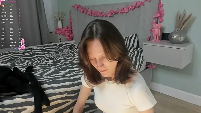 CortneyCagey online show from 06-19-26, 07:36
