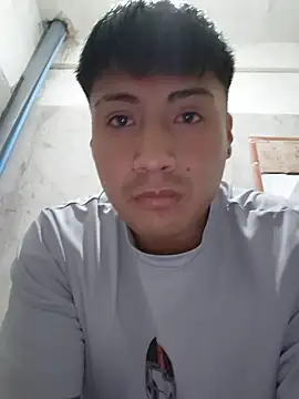 Snapshot of Arielfloresmollo chatting on 05-23-26, 06:18 Arielfloresmollo online show from 05-23-26, 06:18