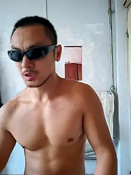 muscleboy63 online show from 05-14-26, 12:07