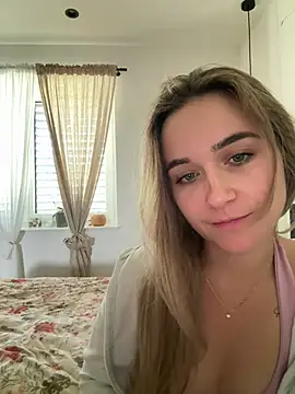 LillyStarr online show from 07-09-26, 07:42