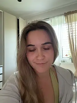 Snapshot of LillyStarr chatting on 05-21-26, 07:28 LillyStarr online show from 05-21-26, 07:28