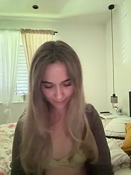 Snapshot of LillyStarr chatting on 06-02-26, 01:33 LillyStarr online show from 06-02-26, 01:33