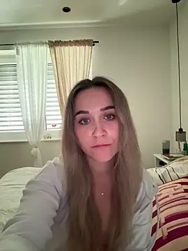 Snapshot of LillyStarr chatting on 05-26-26, 03:32 LillyStarr online show from 05-26-26, 03:32
