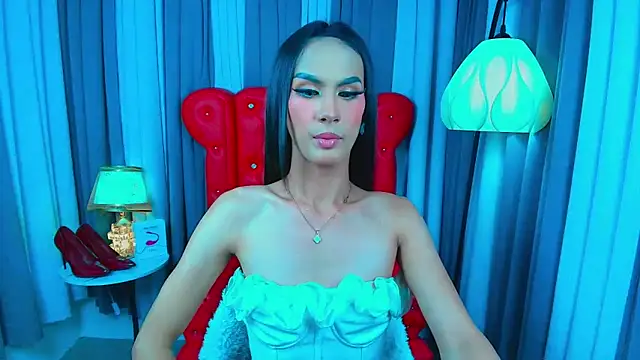 Estella Hilton online show from 06-01-26, 08:14