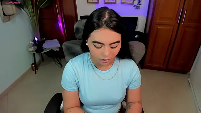 Margot Robie online show from 05-25-26, 02:05