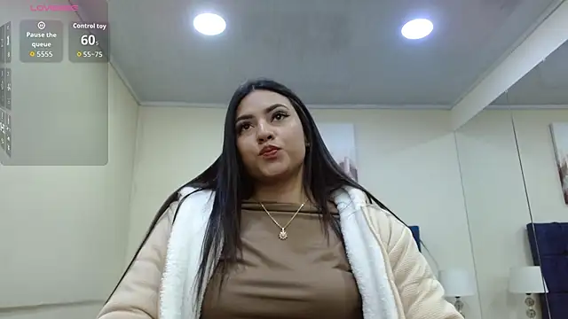 ValerieLyon  online show from 06-20-26, 08:14