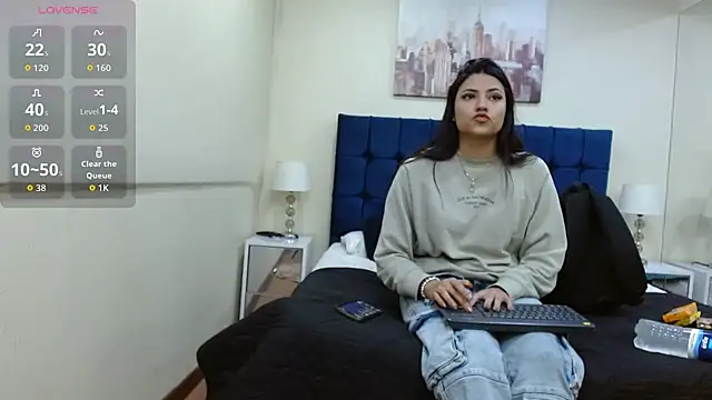 ValerieLyon  online show from 06-03-26, 08:13