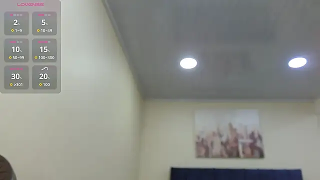 ValerieLyon  online show from 06-17-26, 09:25