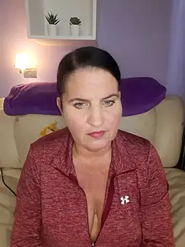 Velvet-Milf online show from 05-18-26, 09:36