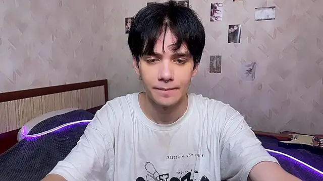 Snapshot of Zombde chatting on 06-16-26, 06:24 Zombde online show from 06-16-26, 06:24