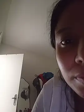 HilaryRusso32 online show from 05-19-26, 04:03