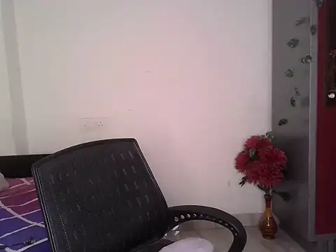 Snapshot of SASSY__BABY_ chatting on 05-15-26, 06:00 SASSY BABY online show from 05-15-26, 06:00