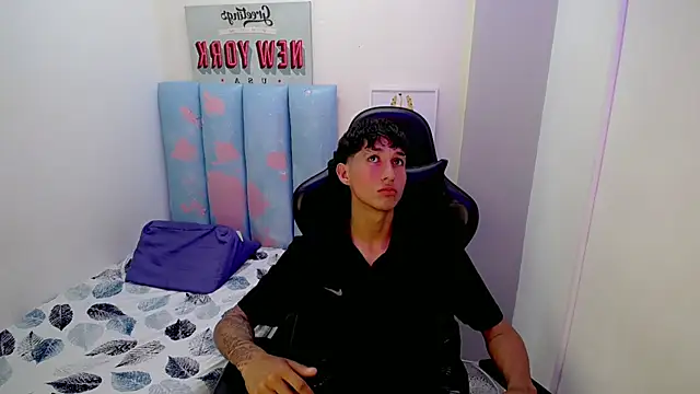 liam play online show from 05-08-26, 02:48