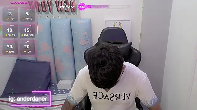 Snapshot of liam_play chatting on 06-22-26, 05:37 liam play online show from 06-22-26, 05:37