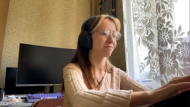 AliceGates online show from 05-07-26, 07:12