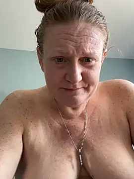 Kellilyn10 online show from 05-17-26, 05:57