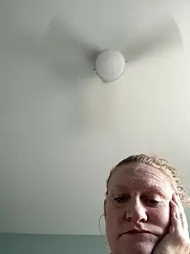 Kellilyn10 online show from 06-19-26, 05:08