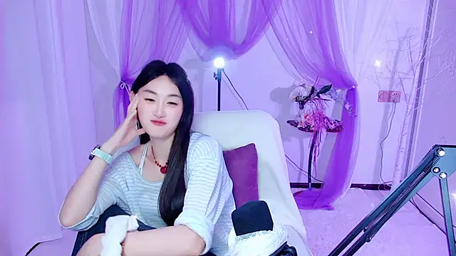 Tili Lucky online show from 06-12-26, 01:09