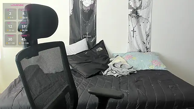 Snapshot of GoddessValentinaX chatting on 05-27-26, 08:49 GoddessValentinaX online show from 05-27-26, 08:49