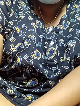 tamilkavitha123 online show from 05-17-26, 04:51