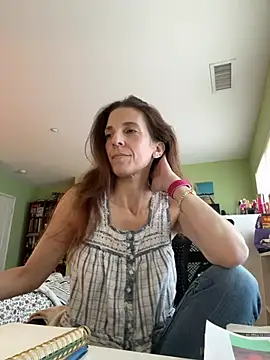 Raevyn online show from 05-25-26, 07:01