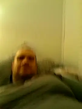 Snapshot of Almircorral2211 chatting on 06-30-26, 04:01 Almircorral2211 online show from 06-30-26, 04:01